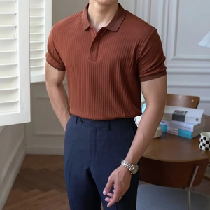Polo à manches courtes pour homme en maille texturée rouge brique et coupe ajustée