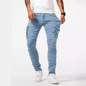 Jeans cargo slim fit da uomo azzurri con tasche laterali e tessuto elasticizzato