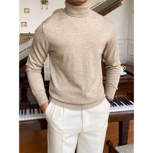 Schmal geschnittener Rollkragenpullover für Herren aus beiger Kaschmirmischung