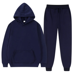 Flachbild des dunkelblauen Freizeit-Trainingsanzugs mit Kapuzenpulli und Jogginghose