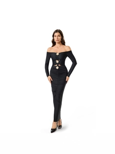 Robe Maxi Moulante pour Femme Épaules Dénudées Manches Longues Robe de Soirée Froncée avec Boutons Fleur en Métal