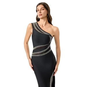 Robe bandage noire élégante à une épaule avec strass argentés et fente latérale haute