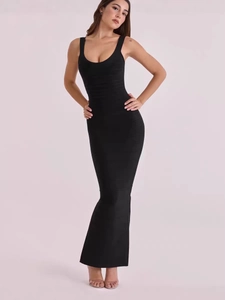 Elegante abito lungo nero senza maniche aderente con schiena scoperta per feste