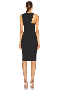 Robe noire sans manches ajustée avec décolleté dos asymétrique et drapé élégant