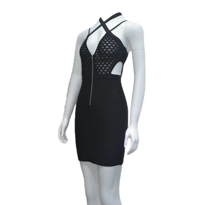 Robe bandage noire sexy à col licou avec maille ajourée et fermeture éclair argentée
