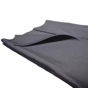 Robe bandage élégante à taille haute avec ceinture et manches longues en tissu noir