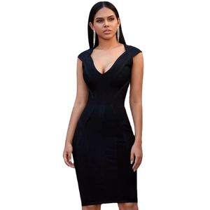 Elegante abito a tubino bandage nero senza maniche con profondo scollo a V e taglio slim fit