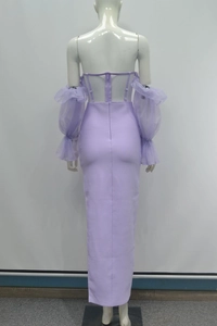 Détail de la robe lavande à épaules dénudées avec dos en mesh et fermeture éclair