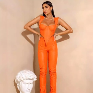 Completo donna due pezzi arancione con corsetto a scollo quadrato e pantaloni a zampa
