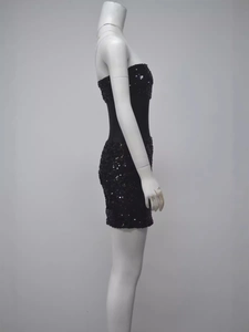 Mini abito a fascia nero con paillettes vestibilità aderente vista laterale party