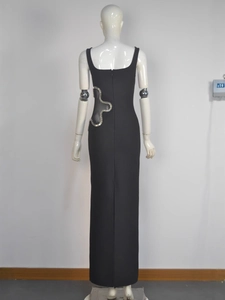 Elegante abito da sera nero senza maniche con ritaglio laterale in strass da donna
