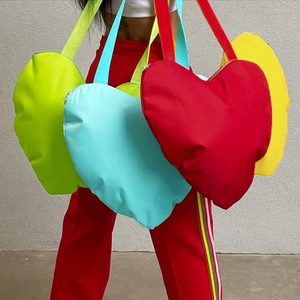 Sacs à bandoulière en forme de cœur aux couleurs néon pour un style Y2K urbain