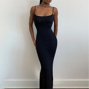 Robe Longue Moulante Élégante pour Femmes Sans Manches Fines Bretelles Taille Haute Coupe Sirène Polyester Tenue de Fête