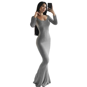 Robe longue grise moulante à manches longues, col rond et ourlet sirène élégant pour femme