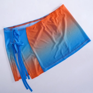 Detail des orange-blauen Netz-Miniprocks mit seitlichem Kordelzug für Damen