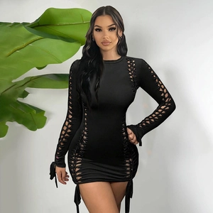 Sexy schwarzes Minikleid mit langen Ärmeln und seitlichen Schnür-Details für Damen