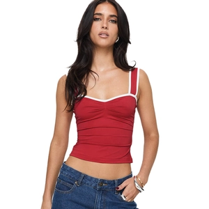 Haut court sexy rouge pour femme avec bordure contrastée, col carré et fronces