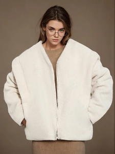 Women's off-white oversized sherpa fleece jacket with zipper and drop shoulders