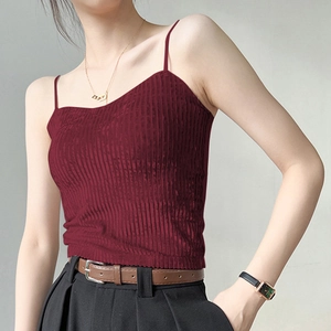Canotta donna bordeaux in maglia a coste vestibilità slim con spalline sottili autunno
