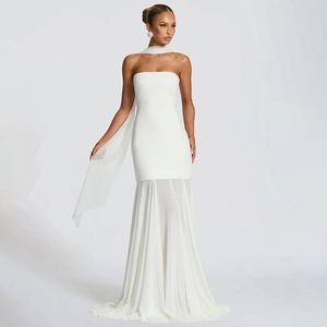 Elegant white strapless maxi dress with mesh chiffon拼接 and matching neck scarf