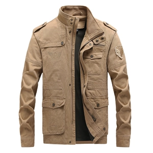 Herren Baumwoll-Militärjacke in Khaki mit Stehkragen und Outdoor-Fashion-Badges