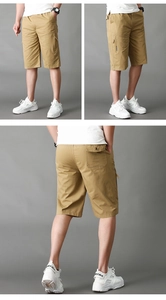 Vista triple de pantalones cortos cargo caqui para hombre con diseño multibolsillos y sarga
