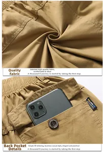 Detalle de pantalones cortos caqui con cintura elástica y bolsillo trasero con etiqueta