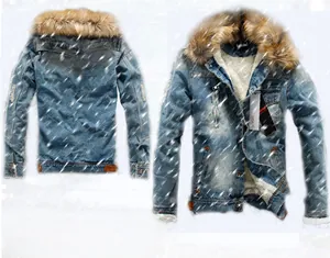 Dettaglio giacca invernale in denim da uomo con spessa fodera in lana e caldo collo di pelliccia
