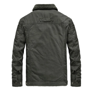 Giacca da uomo in cotone pesante verde militare con collo in pelliccia e toppa sul retro