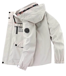 Dettaglio del parka termico da uomo con fodera a quadri e diverse tasche multifunzionali