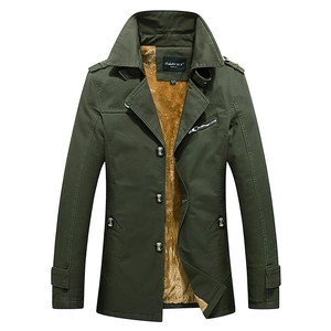Giacca invernale da uomo verde militare con spessa fodera in pile e design in cotone medio