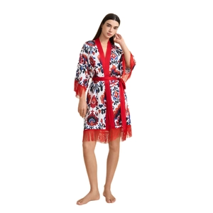 Peignoir kimono à fleurs pour femmes avec franges rouges et ceinture en satin