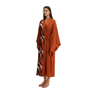 Robe de chambre longue en satin orange rouille avec manches à imprimé géométrique