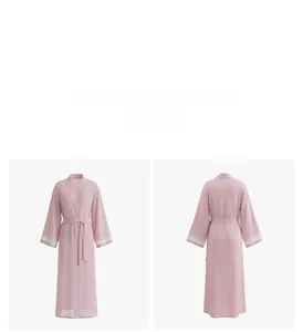 Vista dettagliata fronte e retro della lunga vestaglia in chiffon rosa con pizzo