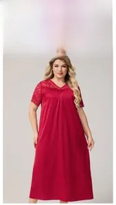 Plus Size Satin Nachthemd in Rot mit eleganter Spitze an Ärmeln und Ausschnitt