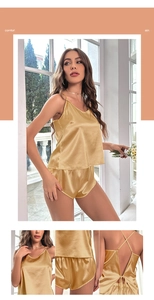 Détail d'un ensemble pyjama en soie champagne avec dos croisé et texture du tissu