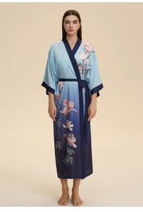 Peignoir kimono en satin avec imprimé floral dégradé bleu et ceinture élégante