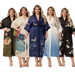 Peignoir kimono en satin grande taille pour femme avec cinq imprimés floraux soyeux