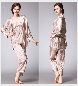 Ensemble de pyjama 3 pièces en soie champagne avec peignoir à imprimé floral et pantalon