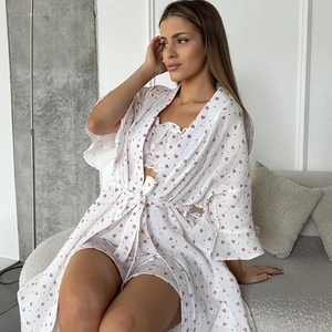 Ensemble pyjama 3 pièces en coton blanc pour femme avec imprimé cœurs rouges et peignoir