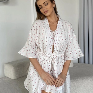 Ensemble pyjama 3 pièces en coton avec imprimé cœurs rouges et peignoir à volants