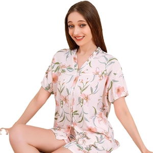 Pigiama estivo da donna in cotone con stampa floreale rosa e top a maniche corte
