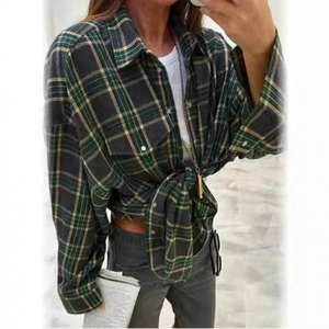Chemise ample à carreaux vintage pour femmes avec col à revers et poches de poitrine