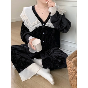 Ensemble de Pyjama Vintage en Velours pour Femmes Manches Longues Jacquard Floral Top And Bottom Avec Grand Col à Volants Blanc