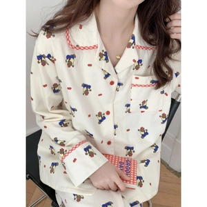 Pyjama femme manches longues imprimé ours mignon avec finitions à carreaux rouges
