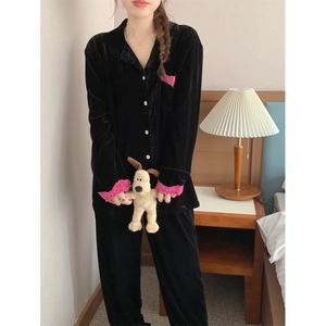Ensemble de pyjama en velours noir pour femme avec dentelle rose et manches longues
