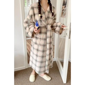 Thick checkered coral fleece bathrobe for women with tie waist and long sleeves