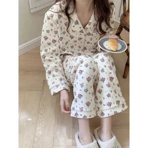 Floral print long-sleeved pajama set in cream white with rose pattern for women
