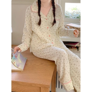 Pyjama en Coton à Fleurs Roses Doux pour Femmes Col à Revers Manches Longues Top And Bottom Vêtements de Nuit Maison