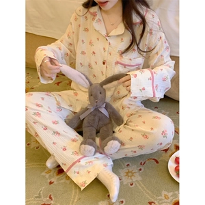 Ensemble de pyjama en coton fleuri pour femmes avec haut à manches longues et pantalon